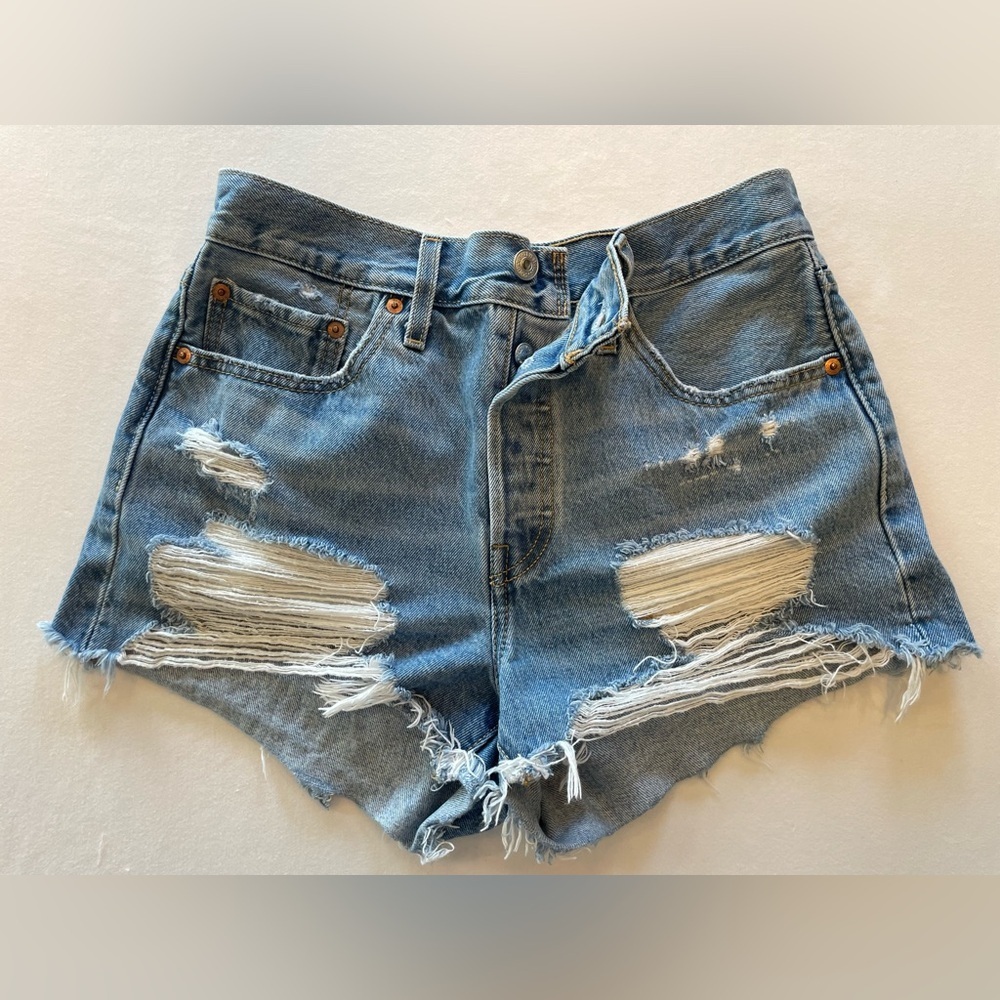 Levi’s 501 button fly Denim Blue Women's Shorts size 28
